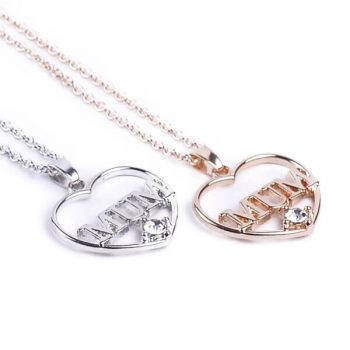 MUM (Anya) szíves medál, ezüst színű