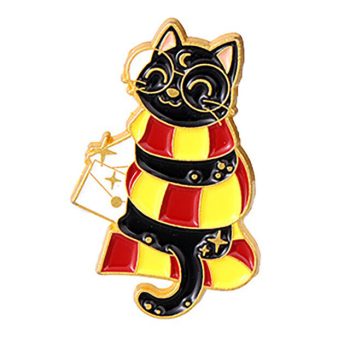 boszorkány-cica-kituzo-ez-a-kituzo-sokat-sejtet-rolad-ha-feltuzod-a-dzsekidre-vagy-taskadra-pel