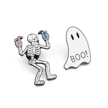 csontváz-és-szellem-kitűző