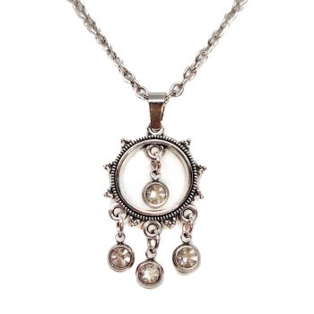kristály-zuhatag-medál-nyaklánccal