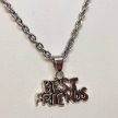 best-friends-felirat-medál-nyaklánccal