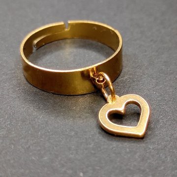 szív-charmos-gyűrű