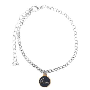 love-fekete-medalos-karkoto