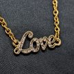 arany-színű-love-medál