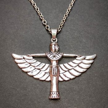 egyiptomi-istennő-medál-nyaklánccal