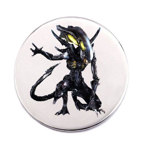 Acél-Alien-kitűző