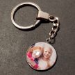 Üveglencsés-kulcstartó-a-te-fotóddal-lánccal-ezust-színben